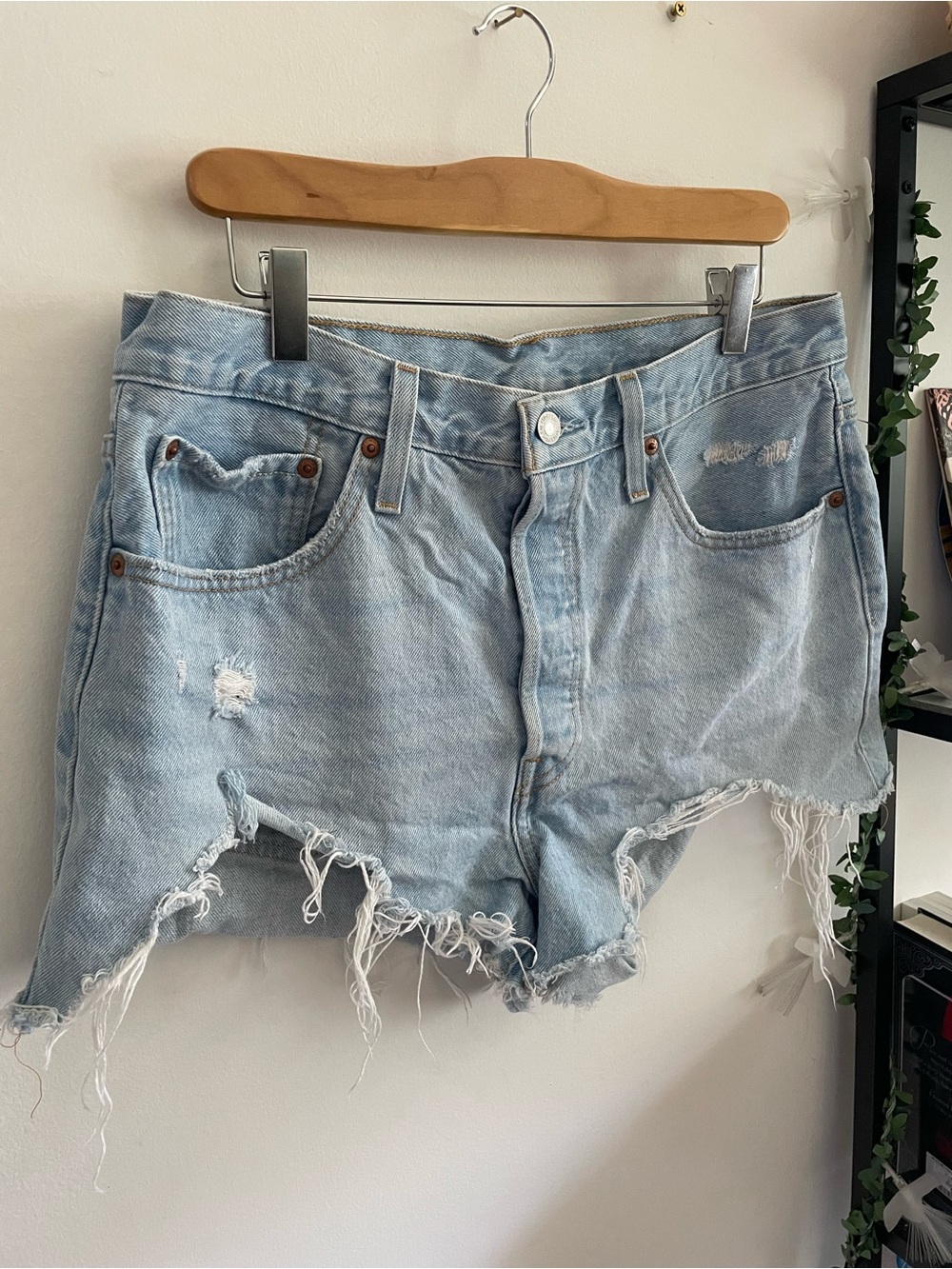 Levi's 501 Festival VSCO Girl 90s Grunge  Light Blue Distressed Denim Shorts W32